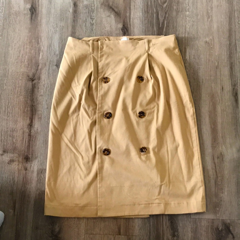 Like New! Dress Barn Tan Pencil Skirt!